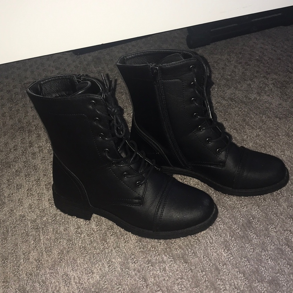 Combat boots